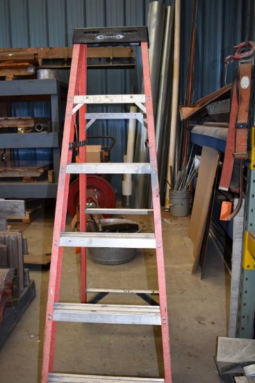6' WERNER FIBERGLASS STEP LADDER, ORANGE