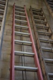 32' WERNER FIBERGLASS EXTENSION LADDER, RED