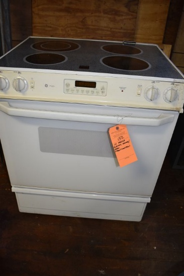 G.E. PROFILE ELECTRIC RANGE/OVEN WITH FRONT CONTROLS
