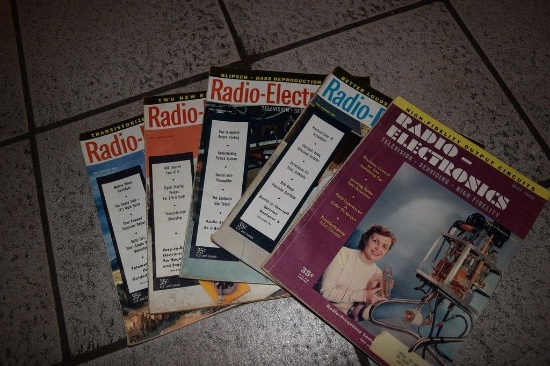 BOX OF ASSORTED RADIO ELECTRONICS MAGAZINES