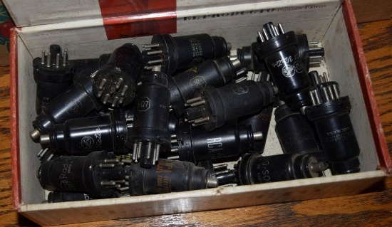 CIGAR BOX OF VINTAGE USA ELECTRON TUBES,