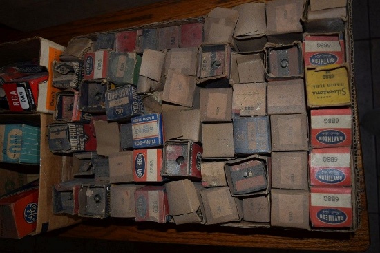 BOX OF VINTAGE USA ELECTRON TUBES,