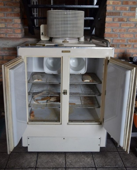 GENERAL ELECTRIC REFRIGERATING MACHINE, OFF-WHITE,