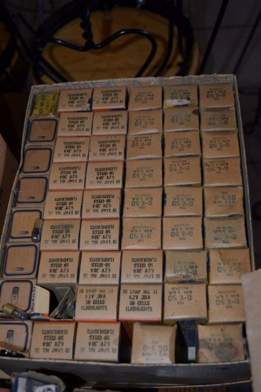 BOX OF VINTAGE MINIATURE PILOT BULBS,