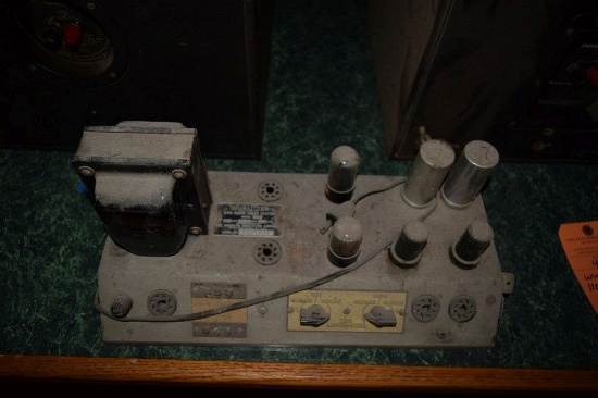 WURLITZER 1100 MODEL 506 AMP JUKE BOX