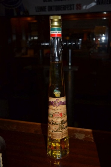 UNOPENED BOTTLE OF LIQUORE GALLIANO - VINTAGE,