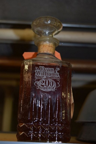 (1) 750 ML BOTTLE OF EVAN WILLIAMS STRAIGHT BOURBON