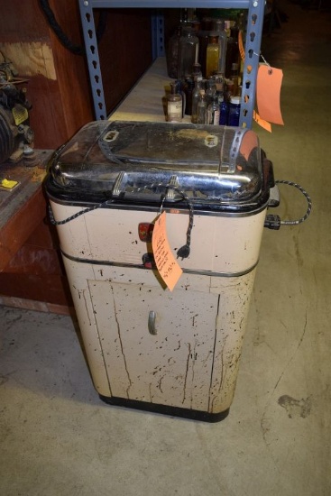 VINTAGE NESCO ON BUILT-IN STAND, TAN, INTERIOR