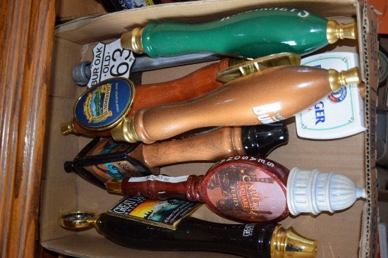 BOX OF MISC. ASSORTED BEER TAP HANDLES