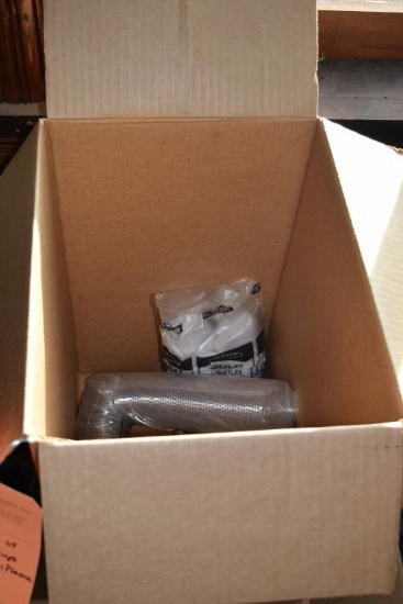 (4) BOXES OF PLASTIC SOUFLE CUPS AND LIDS