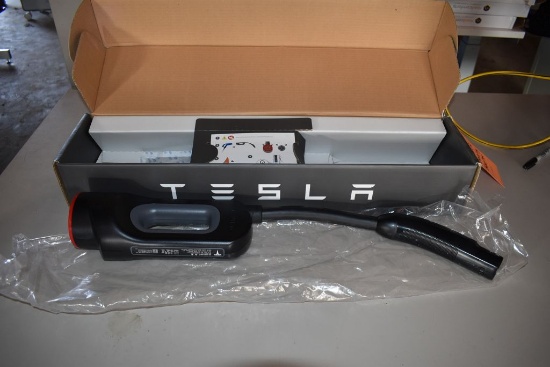 TESLA CHARGING ADAPTER