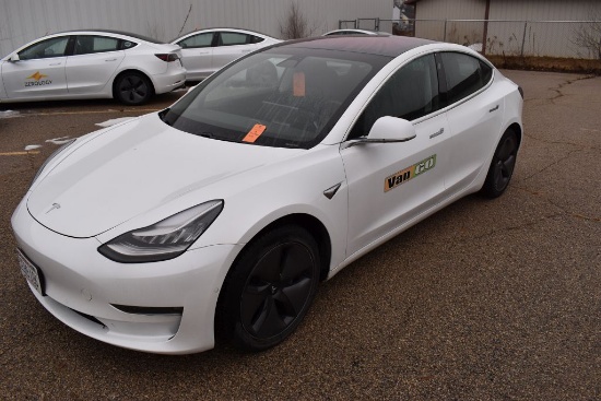 #331 (2019) TESLA MODEL 3 4 DOOR SEDAN,