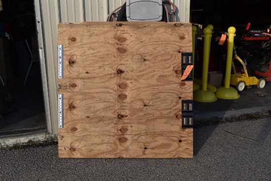 (2) PCS 3/4" PLYWOOD