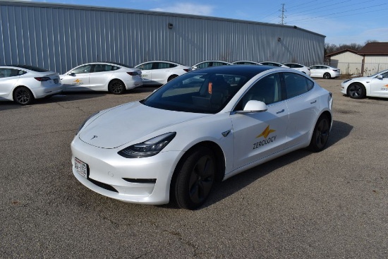 #322 (2019) TESLA MODEL 3 4 DOOR SEDAN,