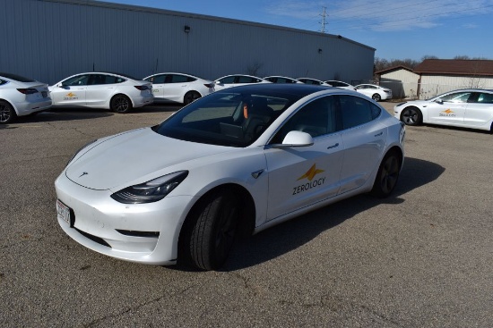 #342 (2019) TESLA MODEL 3 4 DOOR SEDAN,