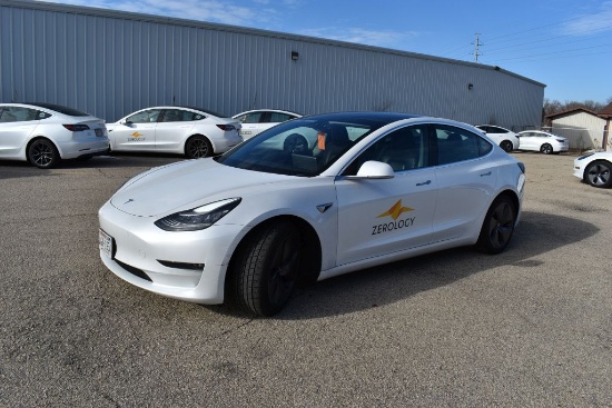 #329 (2019) TESLA MODEL 3 4 DOOR SEDAN,