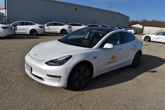 #327 (2019) TESLA MODEL 3 4 DOOR SEDAN,