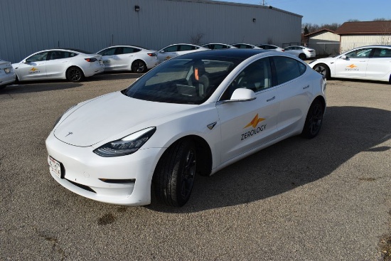 #334 (2020) TESLA MODEL 3 4 DOOR SEDAN,