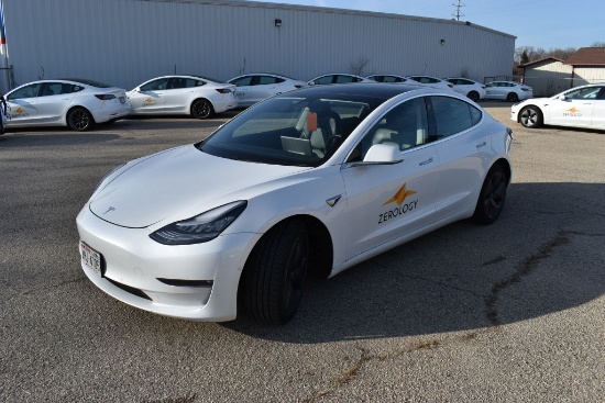 #340 (2020) TESLA MODEL 3 4 DOOR SEDAN,