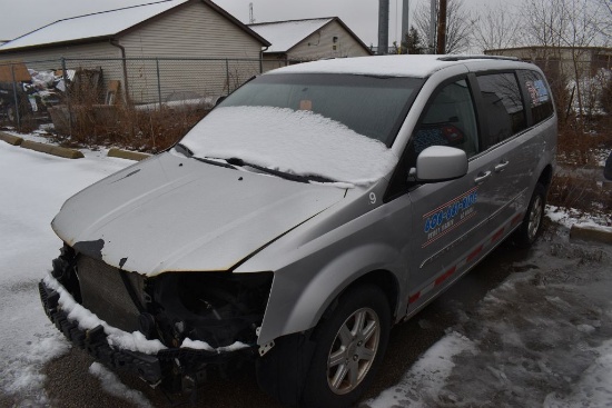 #109 (2012) CHRYSLER TOWN & COUNTRY,