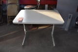 CANTILEVER TABLE, 30