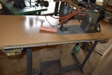 CONSEW SEWING MACHINE MODEL 226R-1 WITH TABLE,