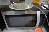 CUISINART MICROWAVE WITH TURN TABLE,