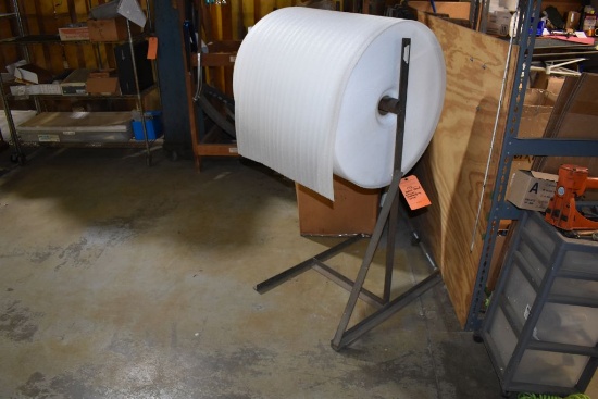 METAL STAND AND FOAM PACKAGING WRAP