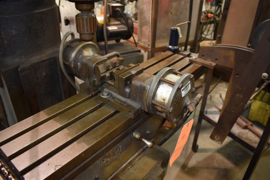 PNEUMATIC SELF CENTERING TUBE VISE WITH FOOT PEDAL