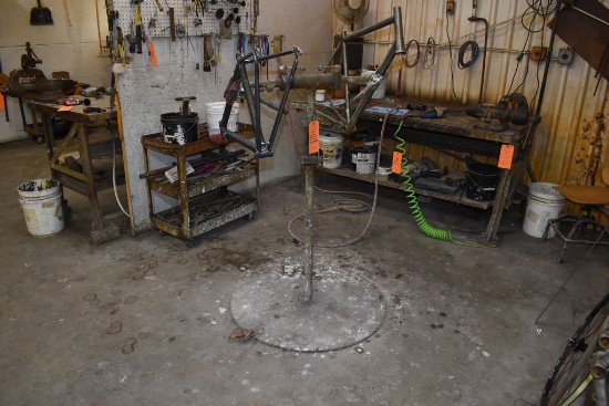 2-PLACE PARK TOOL BIKE CLAMP WITH STEEL BASE