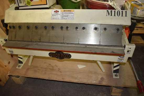 SHOP FOX MODEL M1011 24" PAN AND BOX BRAKE