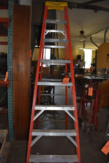 8' WERNER ORANGE FIBERGLASS STEP LADDER, 300 LB. CAPACITY