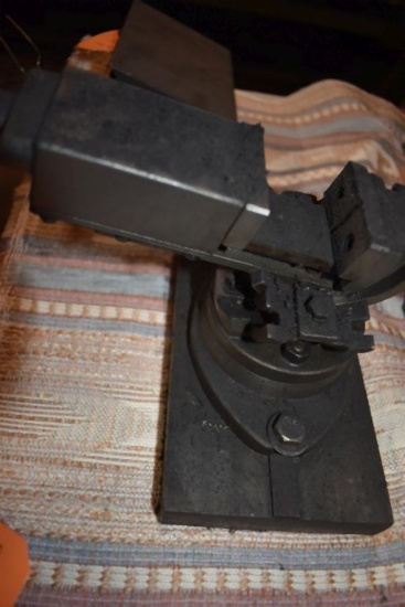 2" ADJUSTABLE ANGLE VISE ON SWIVEL BASE