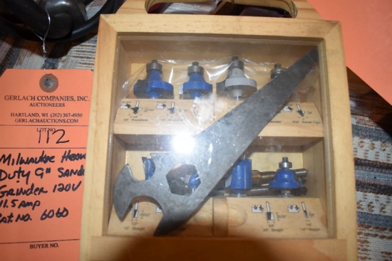 SET OF RYOBI ROUTER BITS IN WOOD CASE