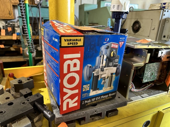 Ryobi 2hp HP-EVS Plunge Router