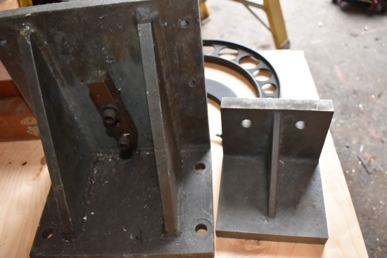 (2) ANGLE PLATES