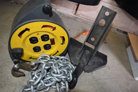 ELECTRICAL CORD REEL, HOOK WITH MOUNTING BRACKET AND
