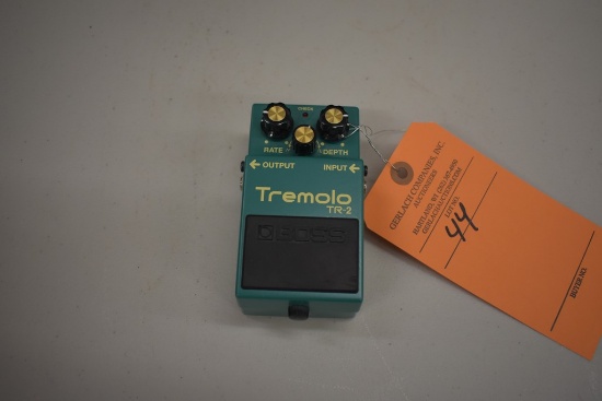 GUITAR EFFECTS PEDAL BOSS TR-2 TREMOLO,