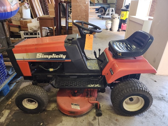 SIMPLICITY 12 LTH GARDEN TRACTOR, RUNS AND CUTS BUT