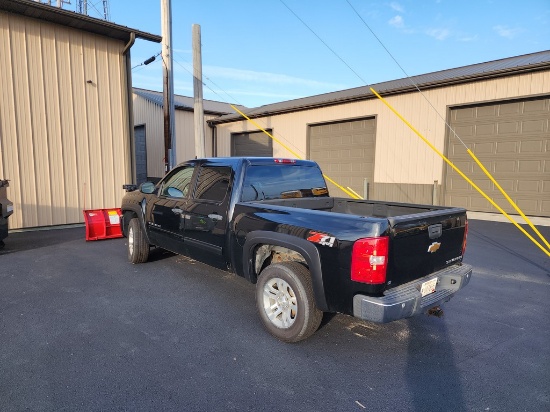 2011 CHEVROLET SILVERADO Z71 4x4 PICKUP TRUCK,
