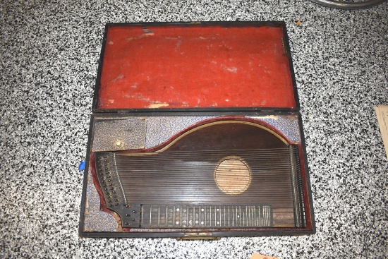 VINTAGE AUTO HARP STRINGED MUSICAL INSTRUMENT