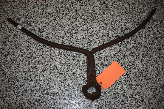 RAIL YARD LOCOMOTIVE ANTIQUE TRAIN RAIL YARD TRACK DRILL LIFTING TONGS