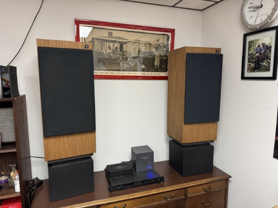 (1Pr) JBL 3-Way Speaker. Model: L80T