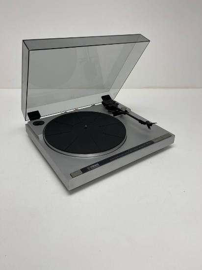 VINTAGE YAMAHA P-200 TURNTABLE W/ORTOFON LM10