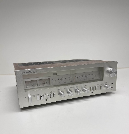 VINTAGE CONCEPT 11.0 STEREO RECEIVER, POWERS ON BUT