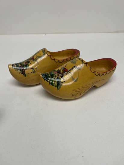ANTIQUE HOLLAND WOOD SHOES