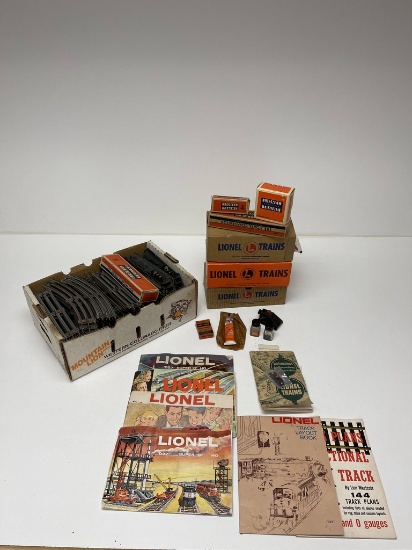 ASSORTMENT OF VINTAGE LIONEL TRAIN TRACK, SWITCHES,