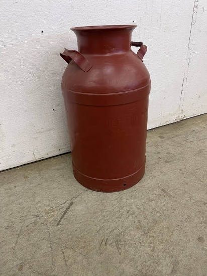 VINTAGE WUETHRICH CREAMERY DAY 10 GALLON MILK CAN,