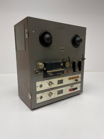 VINTAGE AKAI 1800 REEL TO REEL TAPE RECORDER WITH
