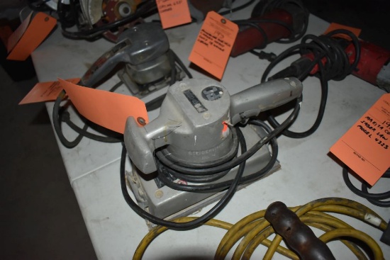 PORTER CABLE CORDED SANDER, MODEL 505